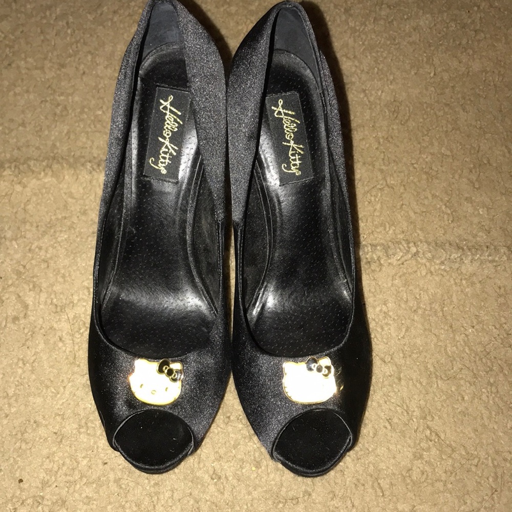 Hello Kitty Peep toe heels